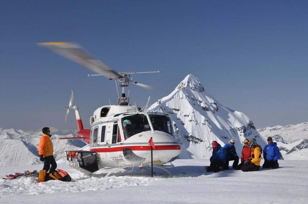 helicopter skiing bugaboos canada
