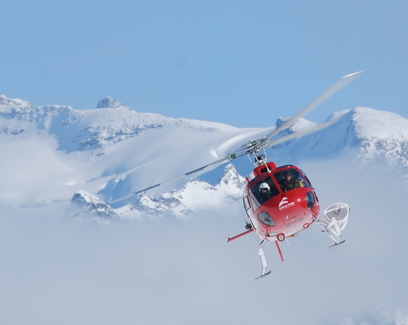 eagle pass heli skiing helicopter, eagle pass heliski lodge